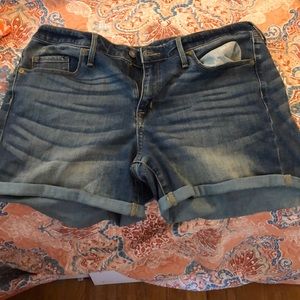 High rise Midi Shorts